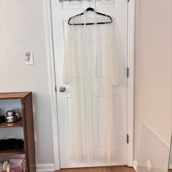 Luxe Pearl Robe - Picture 5 of 9